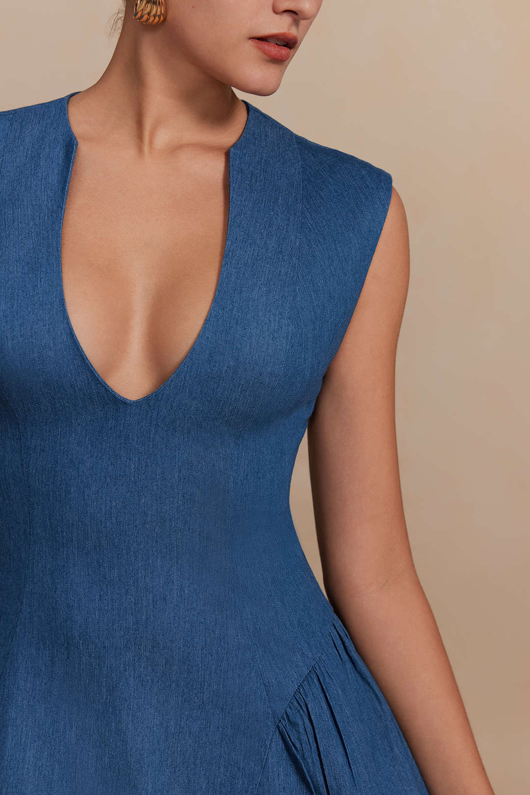 Solid Ruched V-neck Denim Dress - Image 6