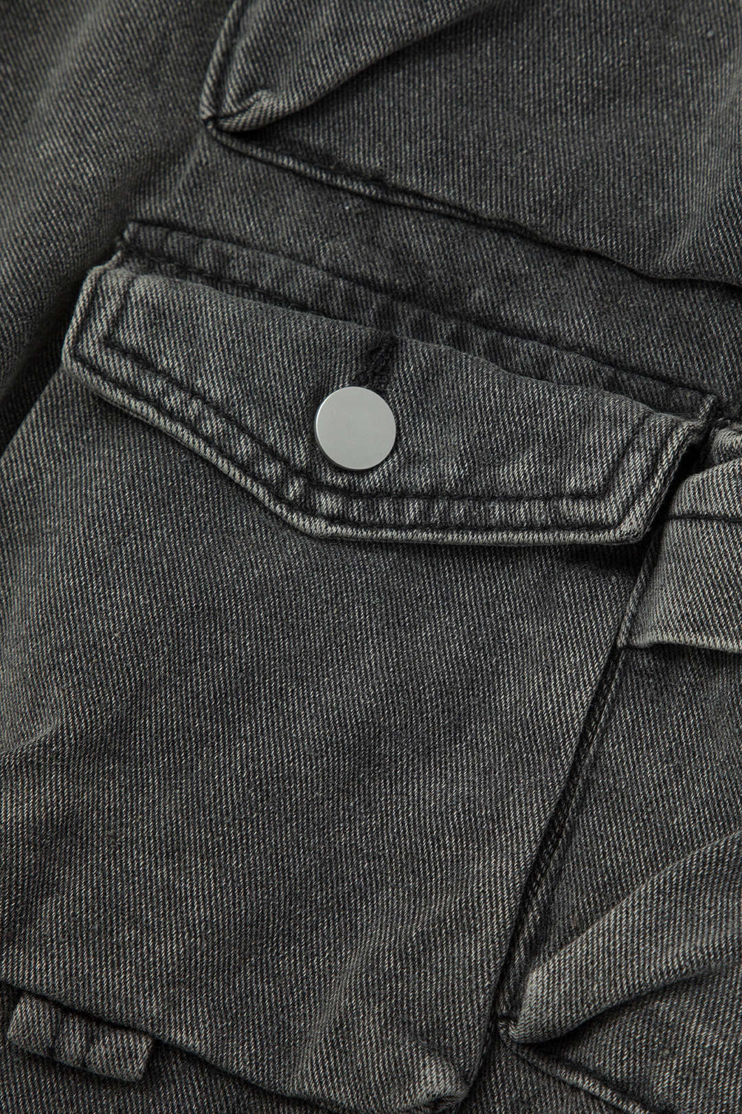 Multi Pocket Rolled Hem Wide Leg Cargo Jeans - Image 3