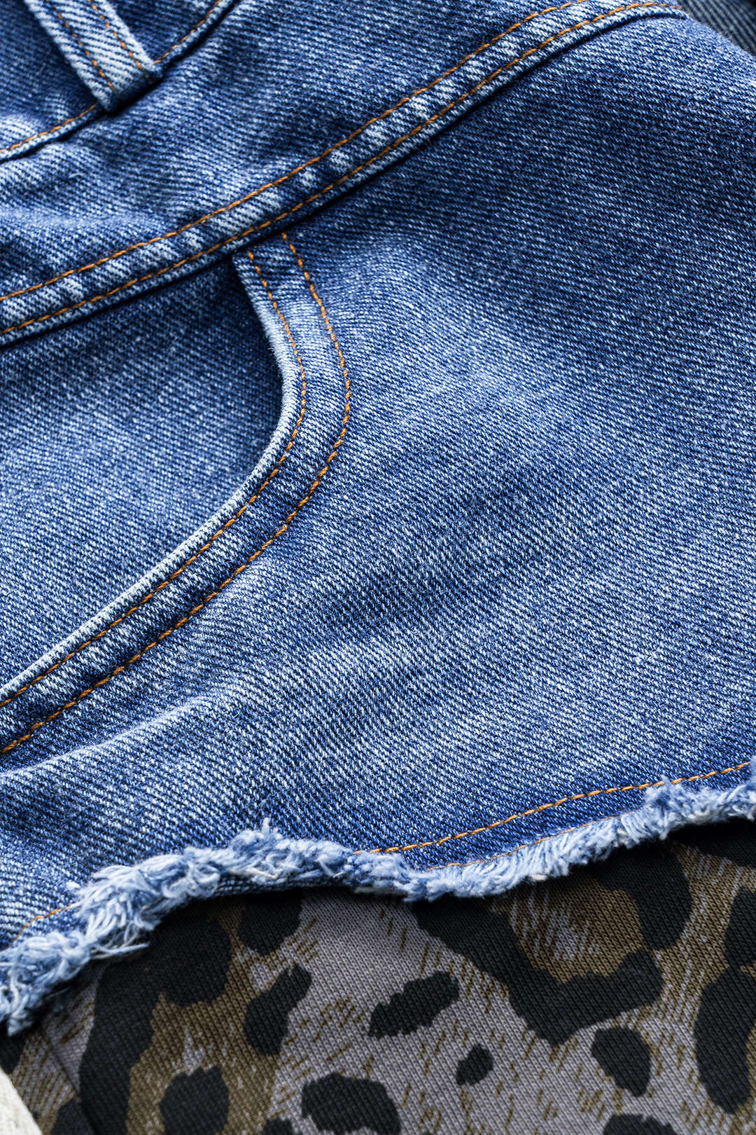 Leopard Print Denim Patchwork Button Pocket Wide Leg Jeans - Image 3