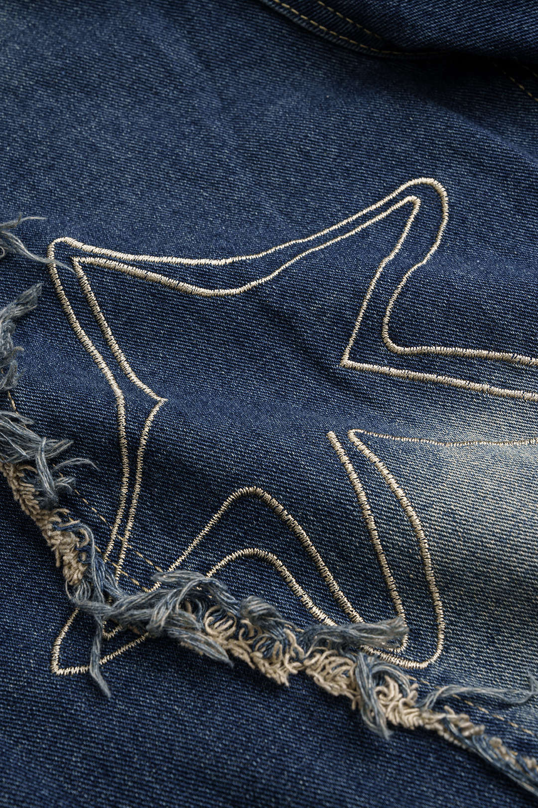 Denim Geometric Pattern Frayed Pocket Straight Leg Jeans - Image 3