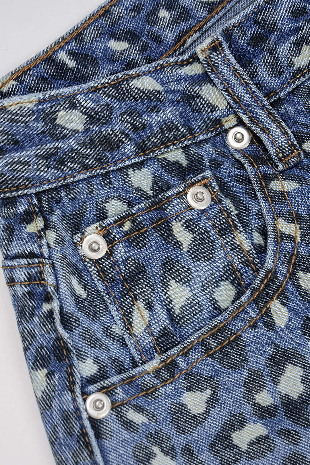 Denim Leopard Print High Waist Wide Leg Jeans - Image 3