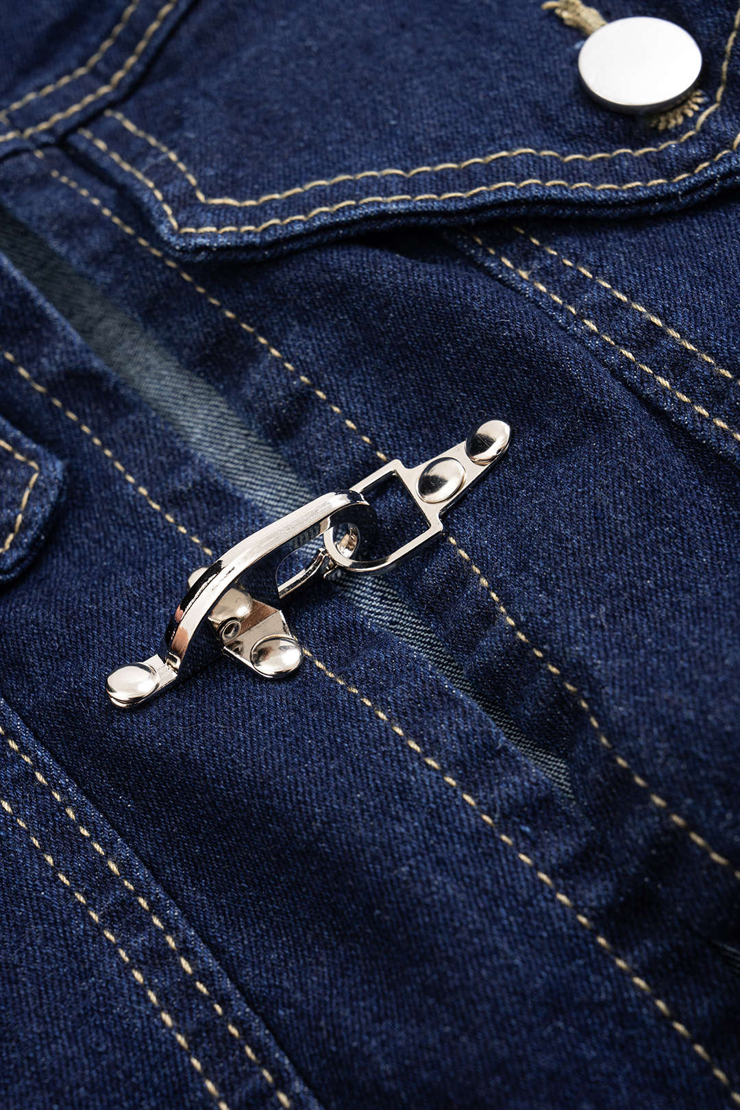 Denim Metallic Buckle Frayed Outerwear And Shorts Suit - Image 5