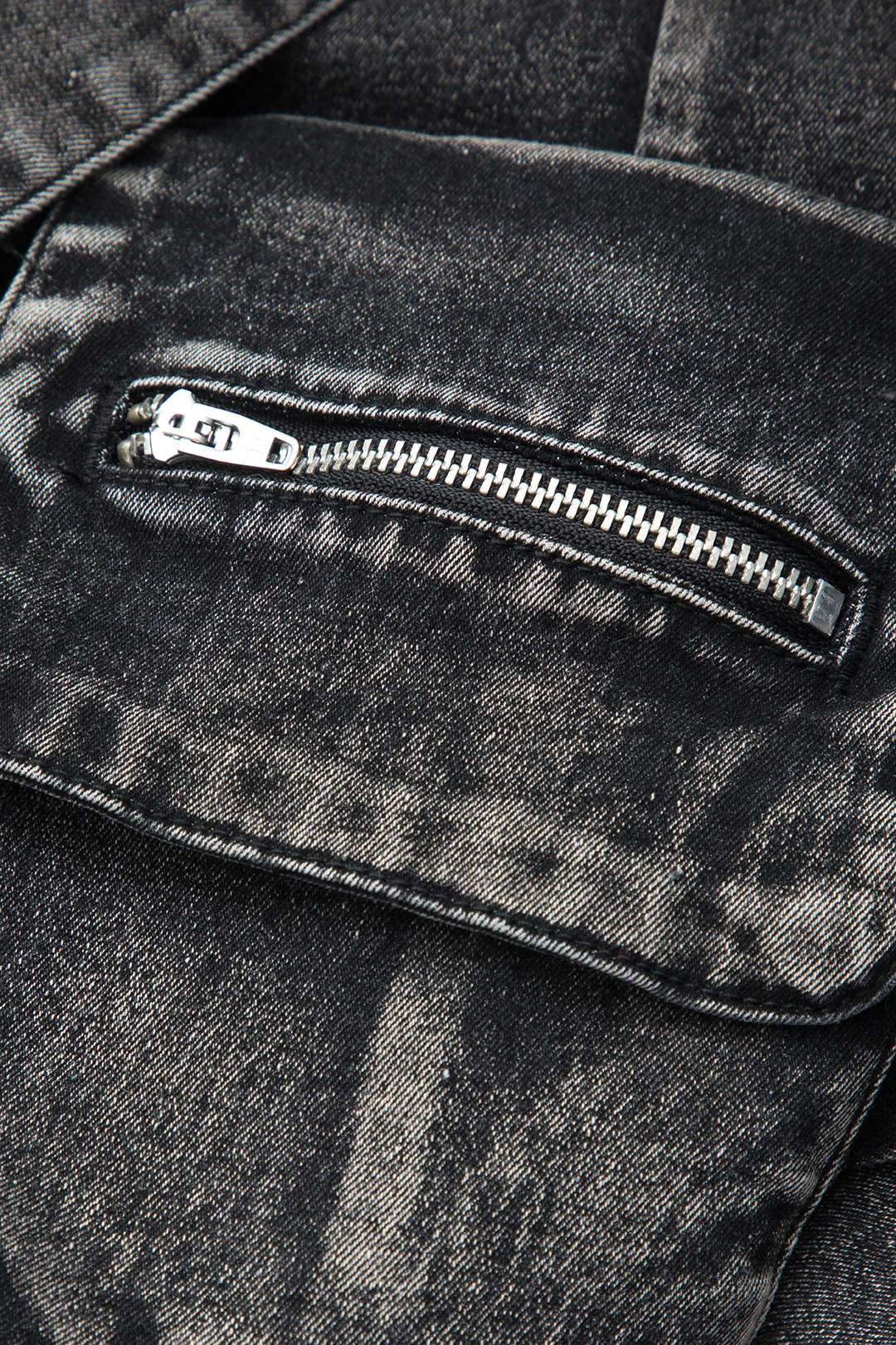 V-waist Buckle Flap Pocket Denim Cargo Skirt - Image 4