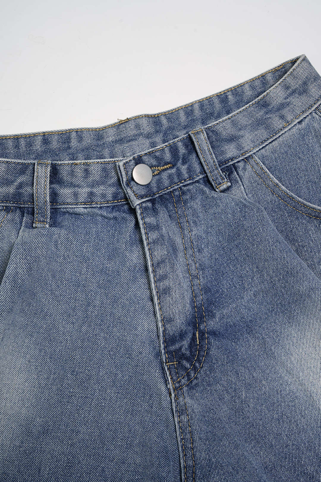 Denim Contrast Binding Ruched Wide Leg Shorts - Image 3