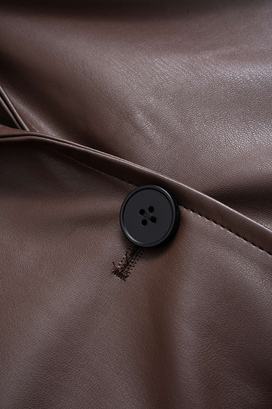 Notched Lapel V-Neck Faux Leather Blazer - Image 3