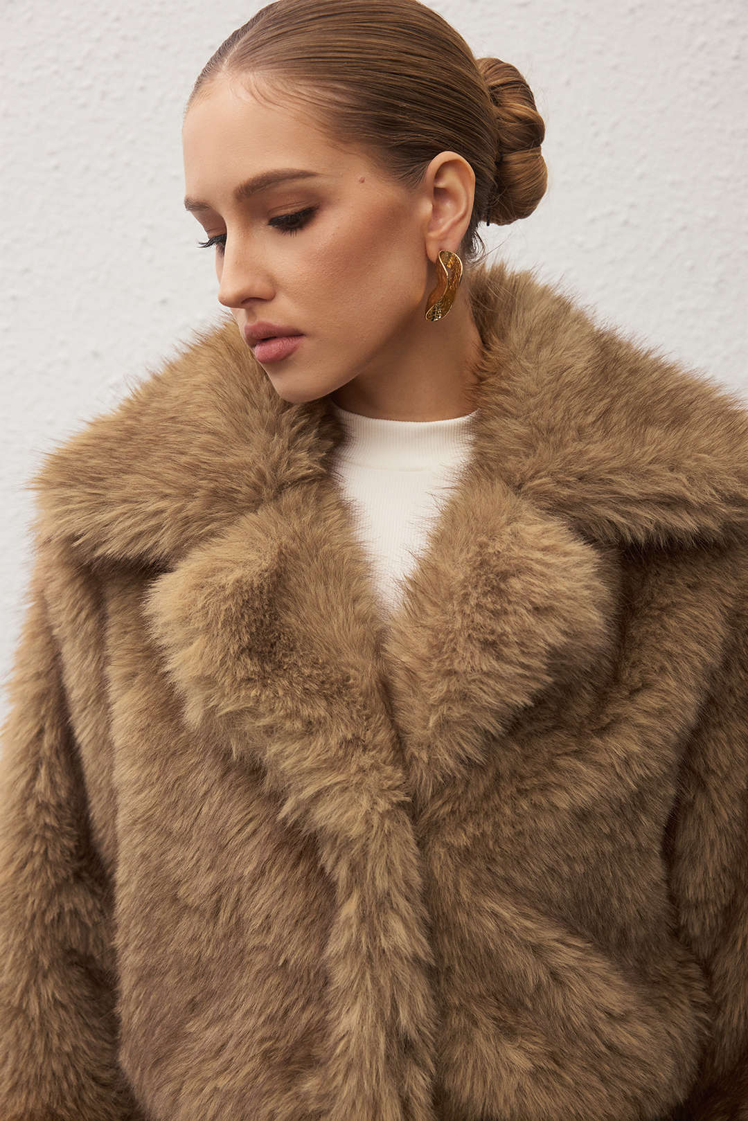 Faux Fur Short Coat - Image 4