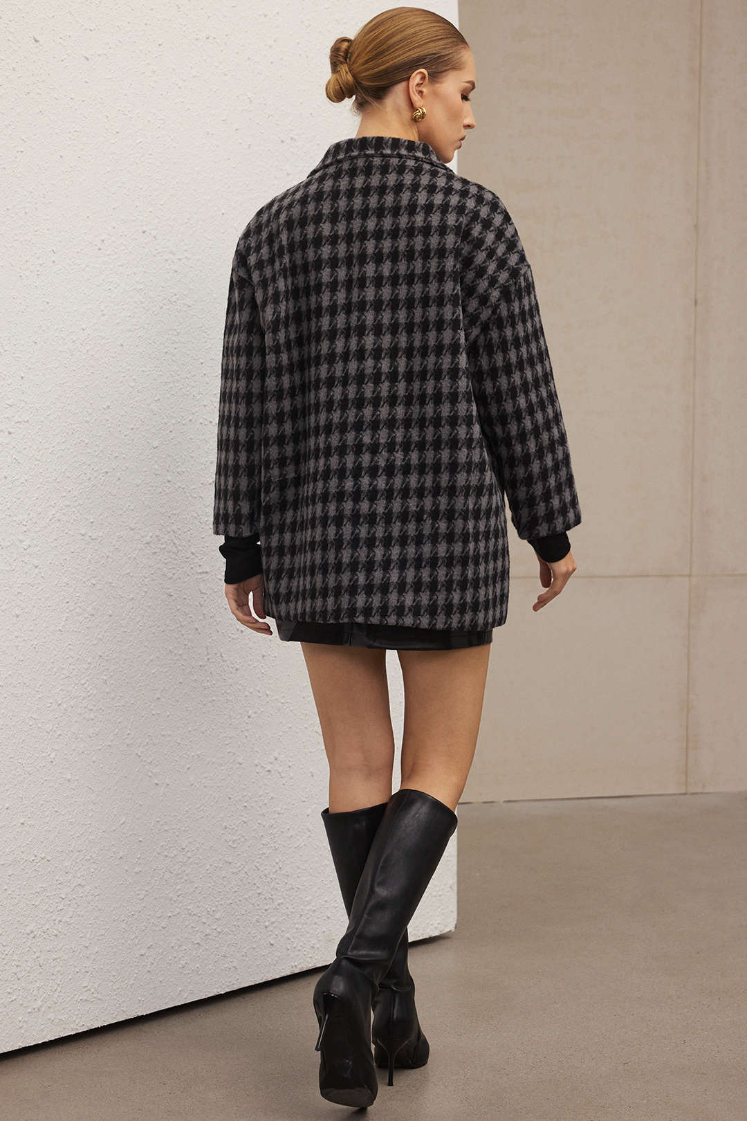 Houndstooth Print Woolen Notched Lapel Long Sleeve Short Coat - Image 2