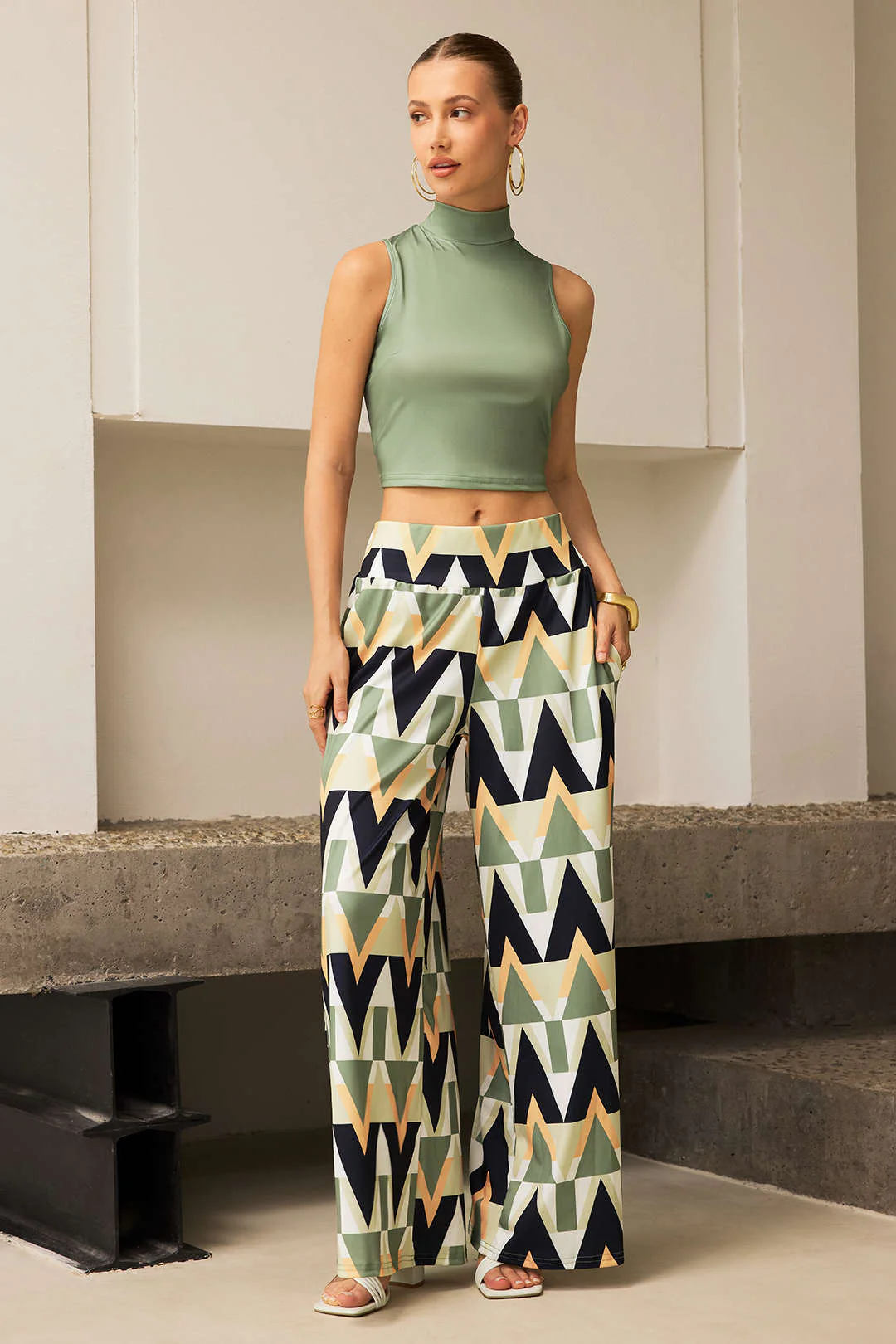 Sleeveless Tank Top And Geometric Pattern Trousers Set - Image 12