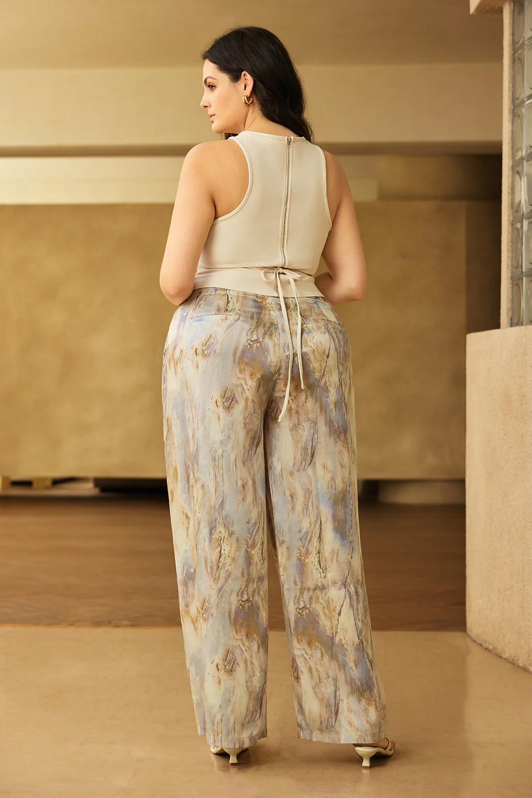 Plus Size Zipper Detail Abstract Print Satin High Waist Trousers - Image 8