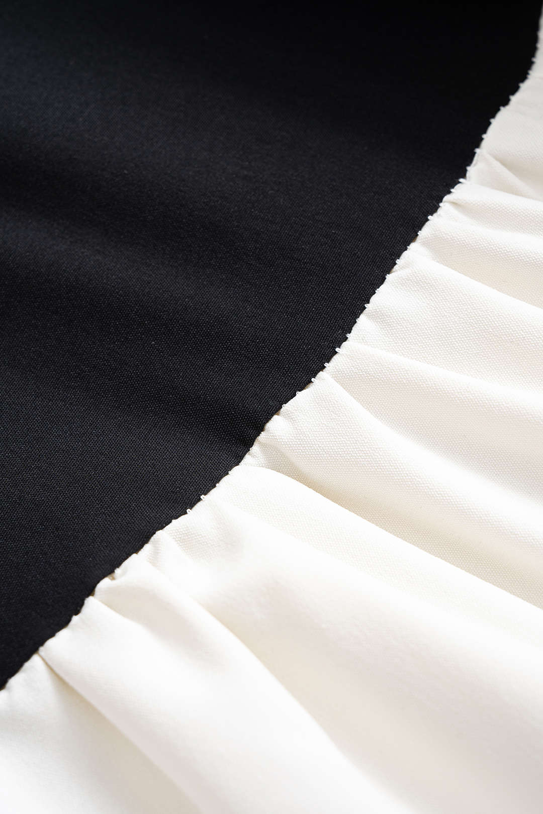 Solid Short-Sleeve T-Shirt And Contrast Ruched Wide Leg Trousers Set - Image 5