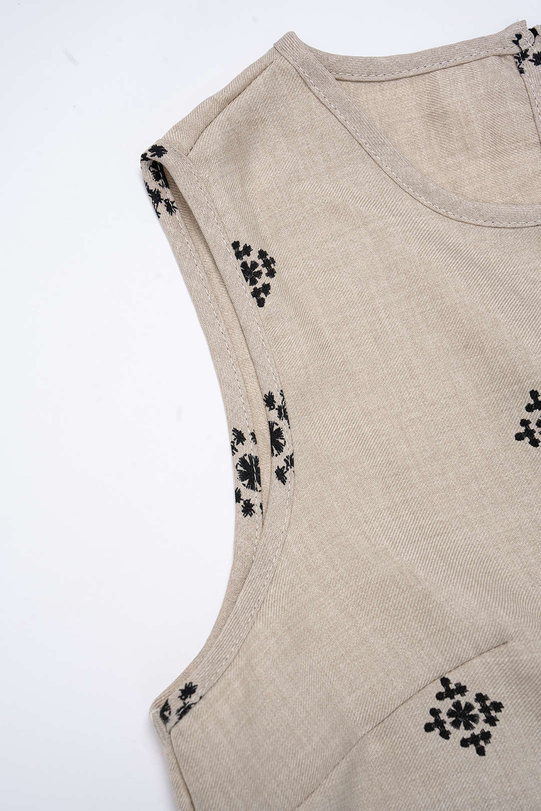 Contrast Print Round Neck Tank Top And High Waist Shorts Set - Image 4