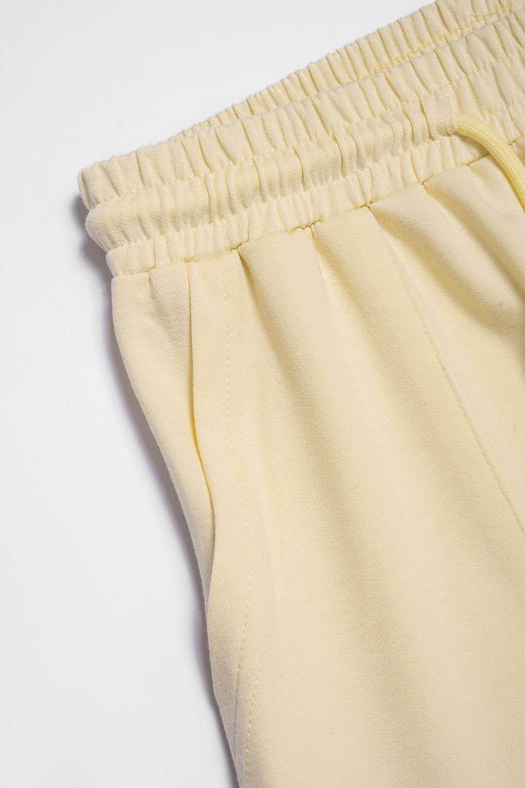 Solid Round Neck Top And Drawstring Shorts Set - Image 4
