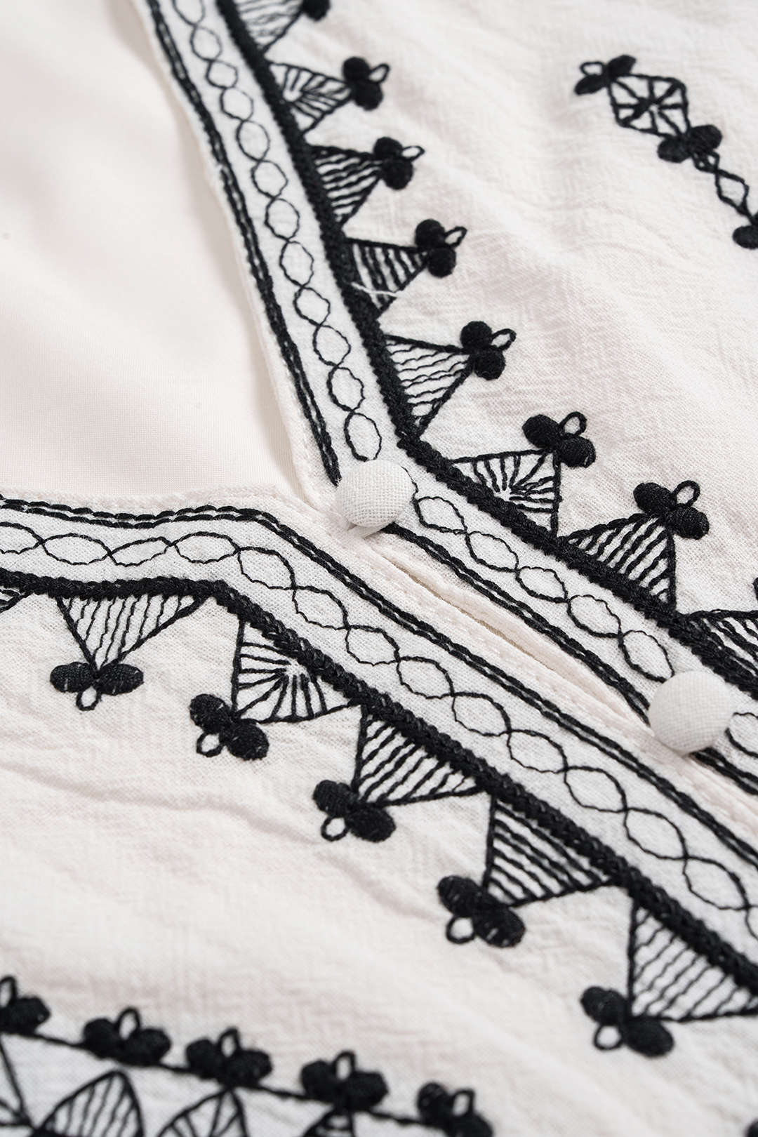 V-Neck Embroidery Tank Top - Image 3