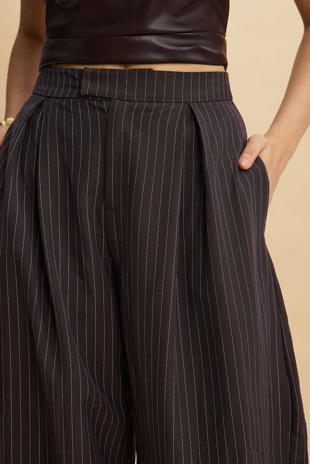 Stripes Print Ruched Barrel Trousers - Image 4