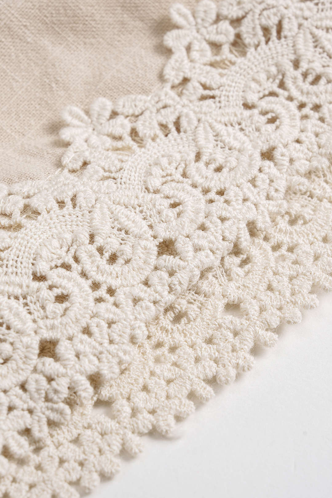 Lace Trim Patchwork Embroidery Tie-Up Shorts - Image 5