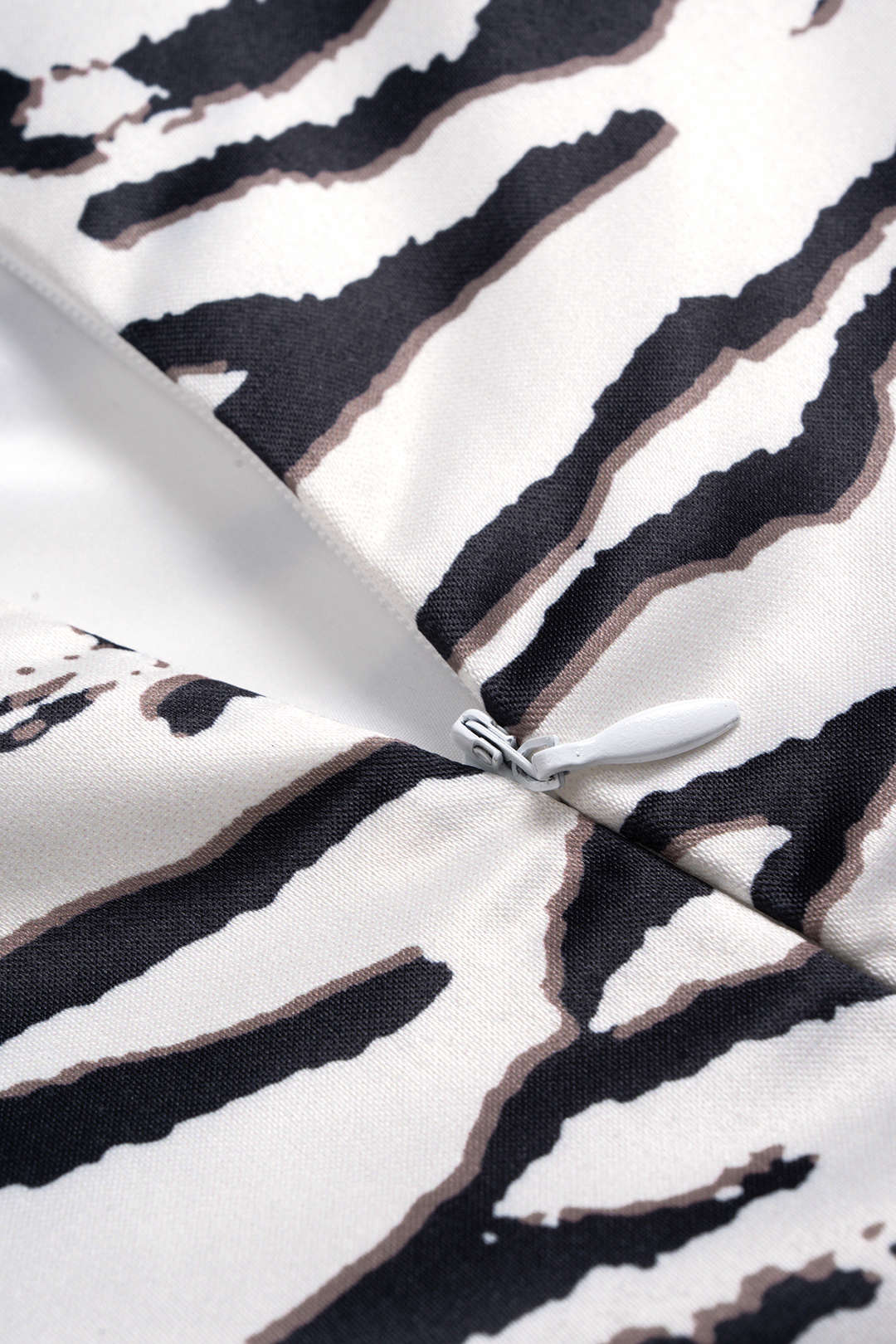 Zebra Stripe Print Zipper Mini Skirt - Image 9