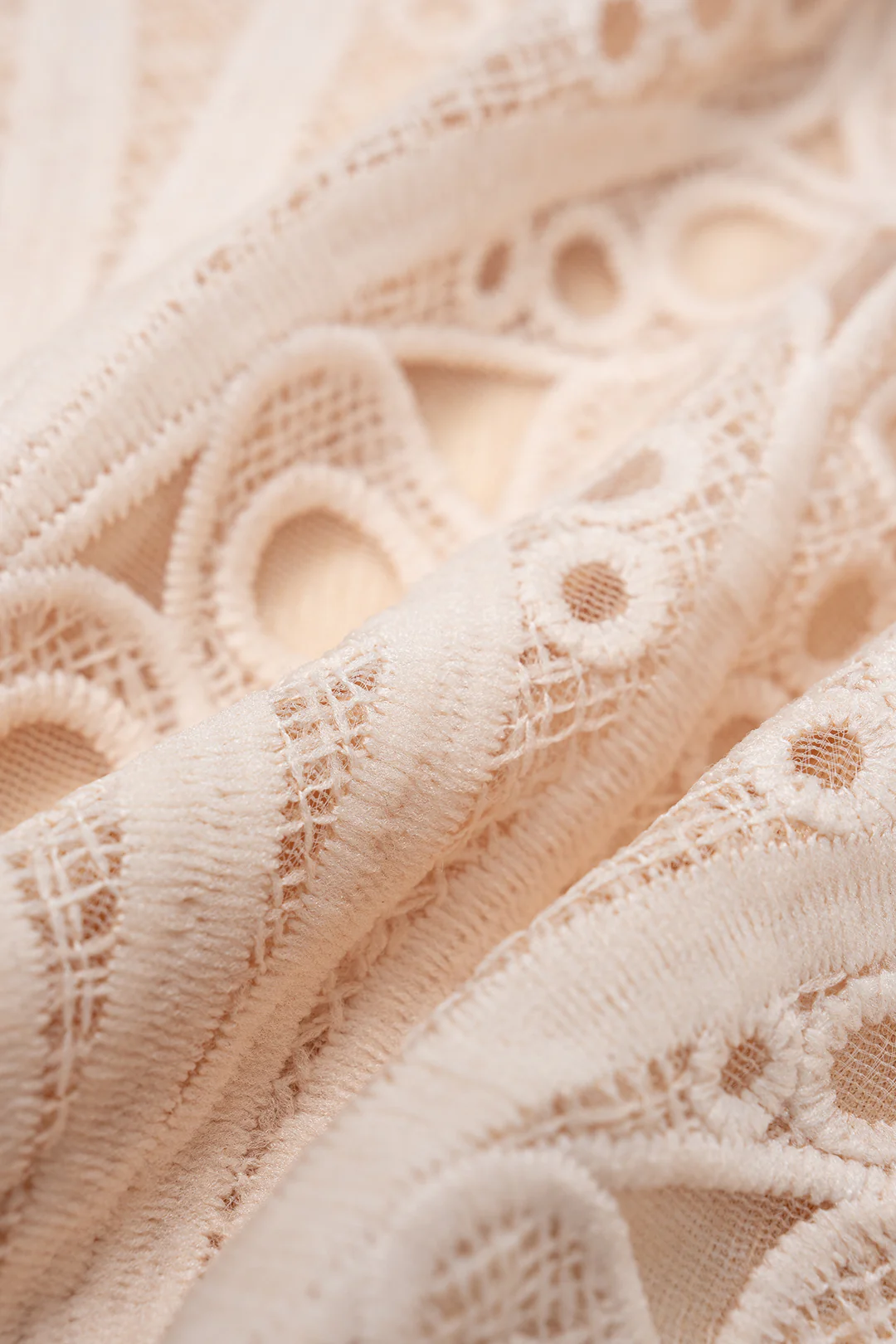 Lace Patchwork Asymmetrical Ruched Skirt - Image 4