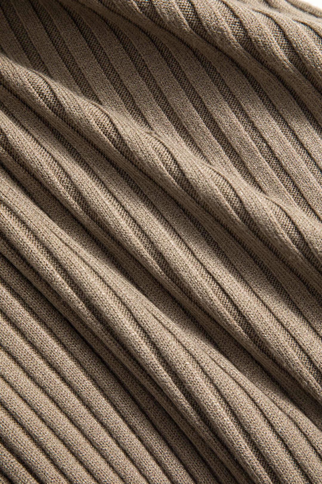 Cut Out Turtleneck Ribbed Long-Sleeve Top - Image 3