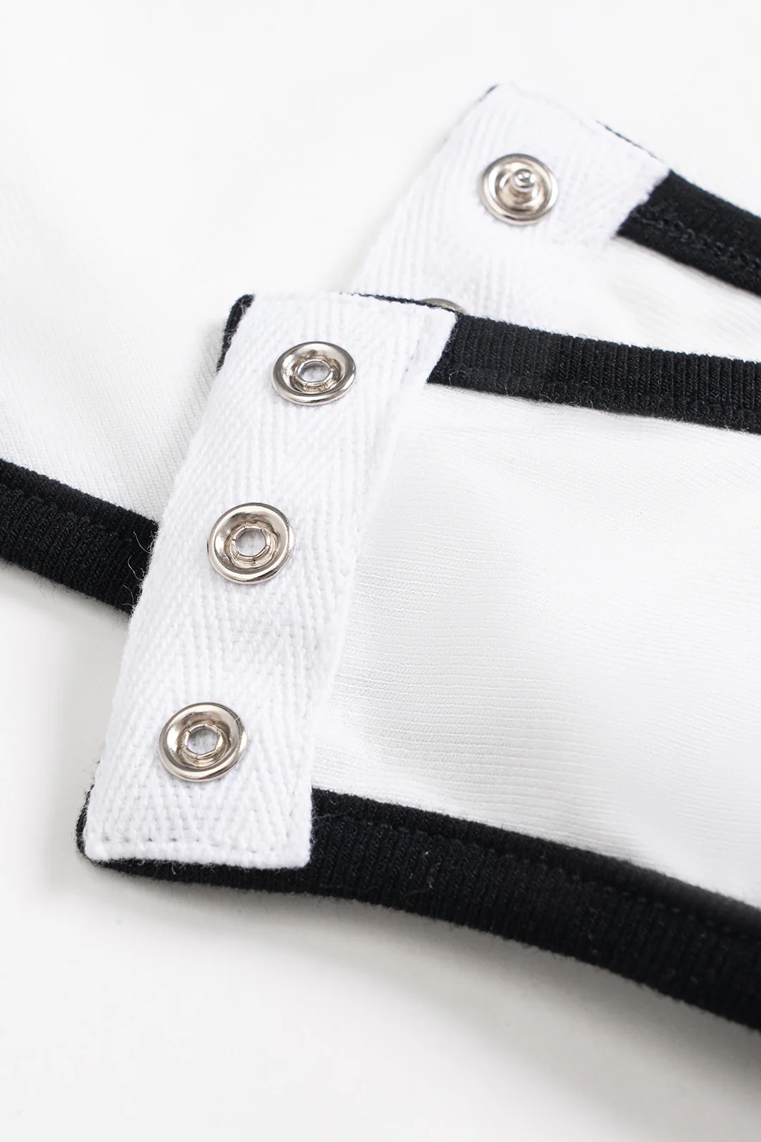 Contrast Binding Sleeveless Bodysuit - Image 4