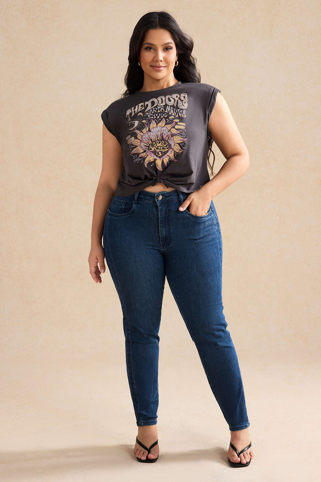 Plus Size Graffiti Print Round Neck Short Sleeve T-Shirt - Image 8