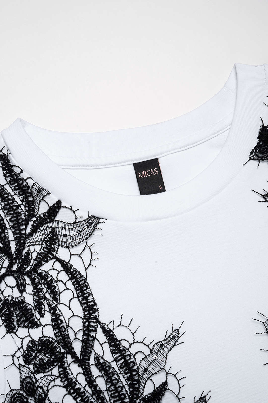 Patchwork Lace Trim Round Neck Short Sleeve Bodysuit - Image 3