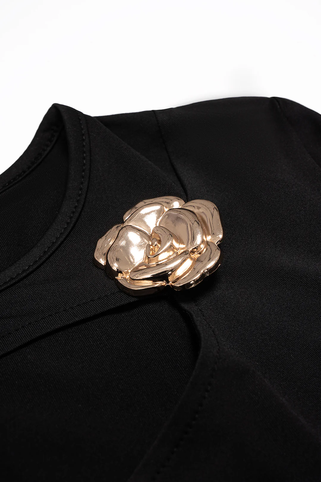 Metallic Round Neck Cut Out Short Sleeve T-Shirt - Image 3