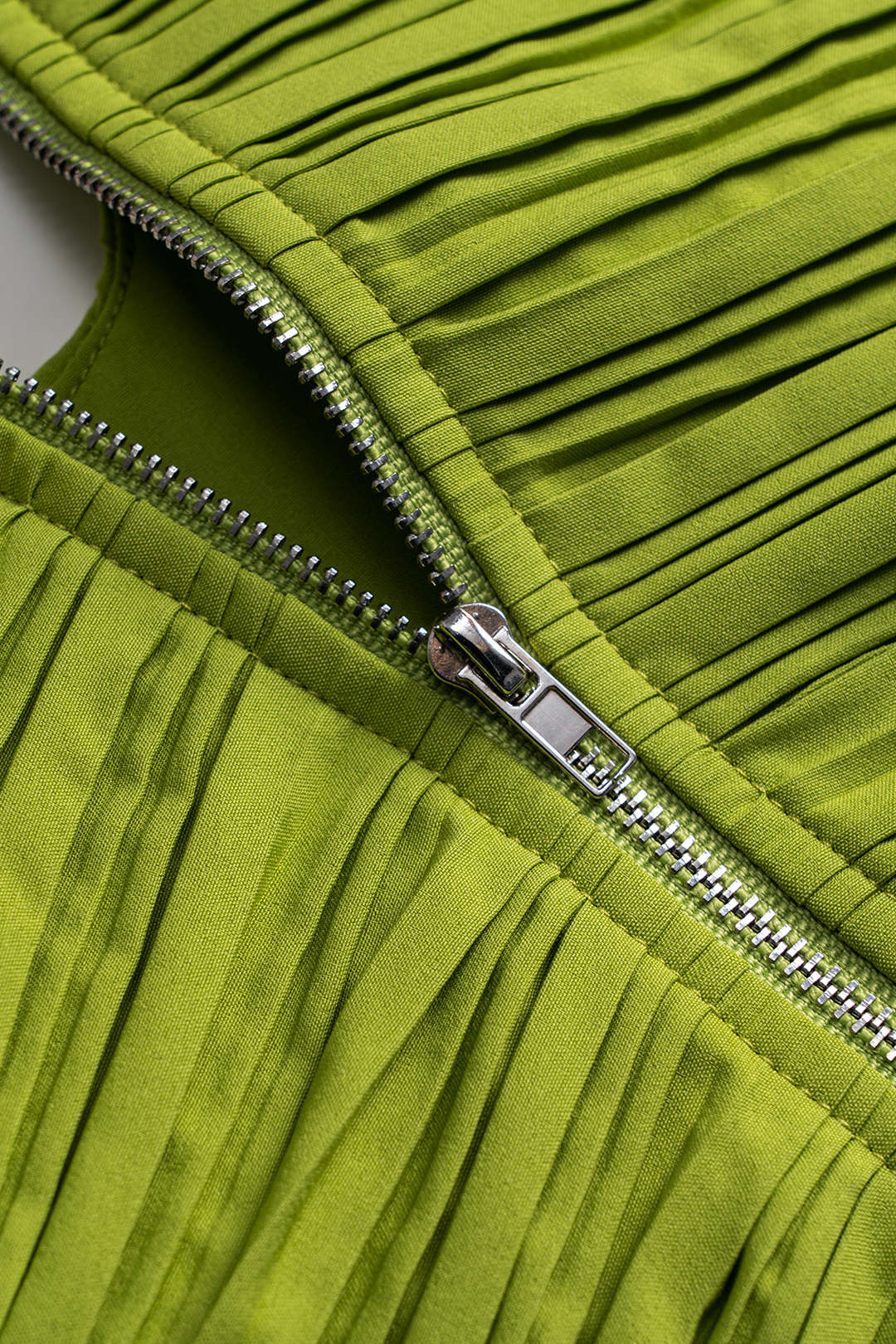 Pleated Cut Out Zipper Tank Top - Image 4