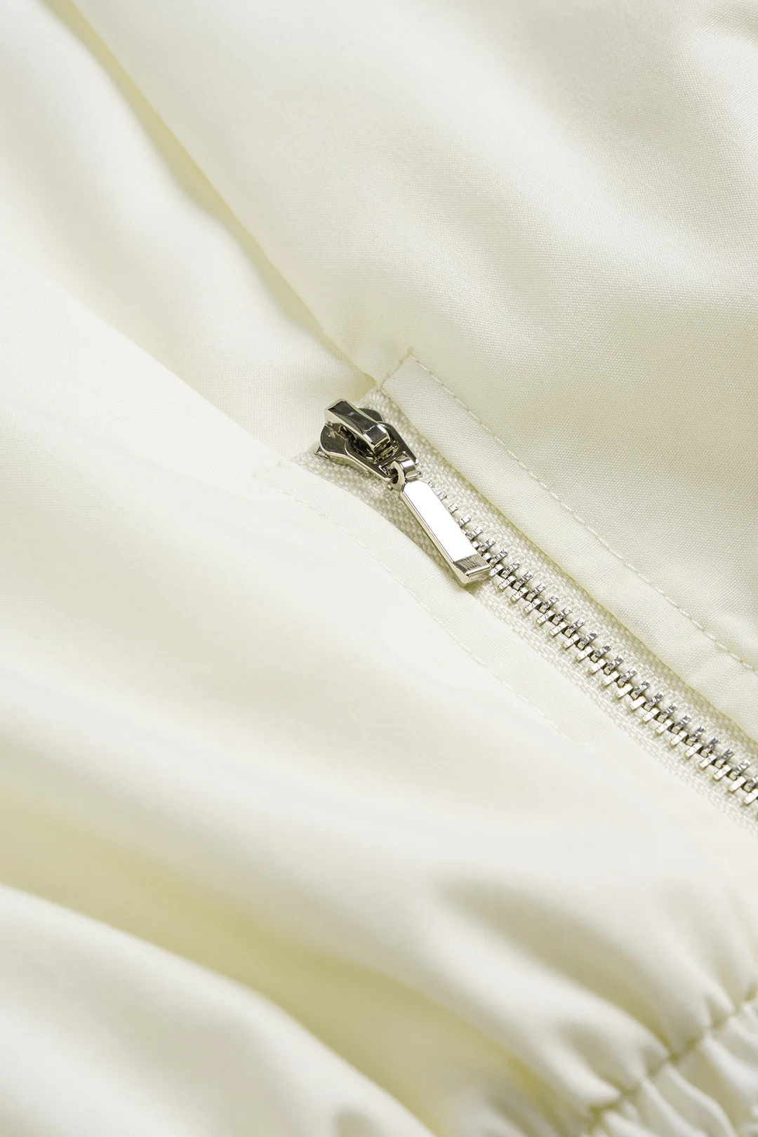 Deep V-Neck Zipper Ruched Tank Top - Image 3