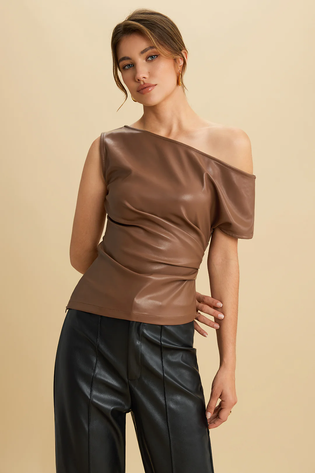 Faux Leather Asymmetrical Shoulder Ruched T-Shirt - Image 2