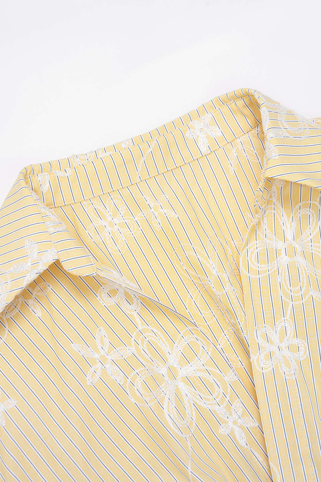 Stripes Floral Print Textured V-Neck Ruched Short-Sleeve Shirt - Image 3