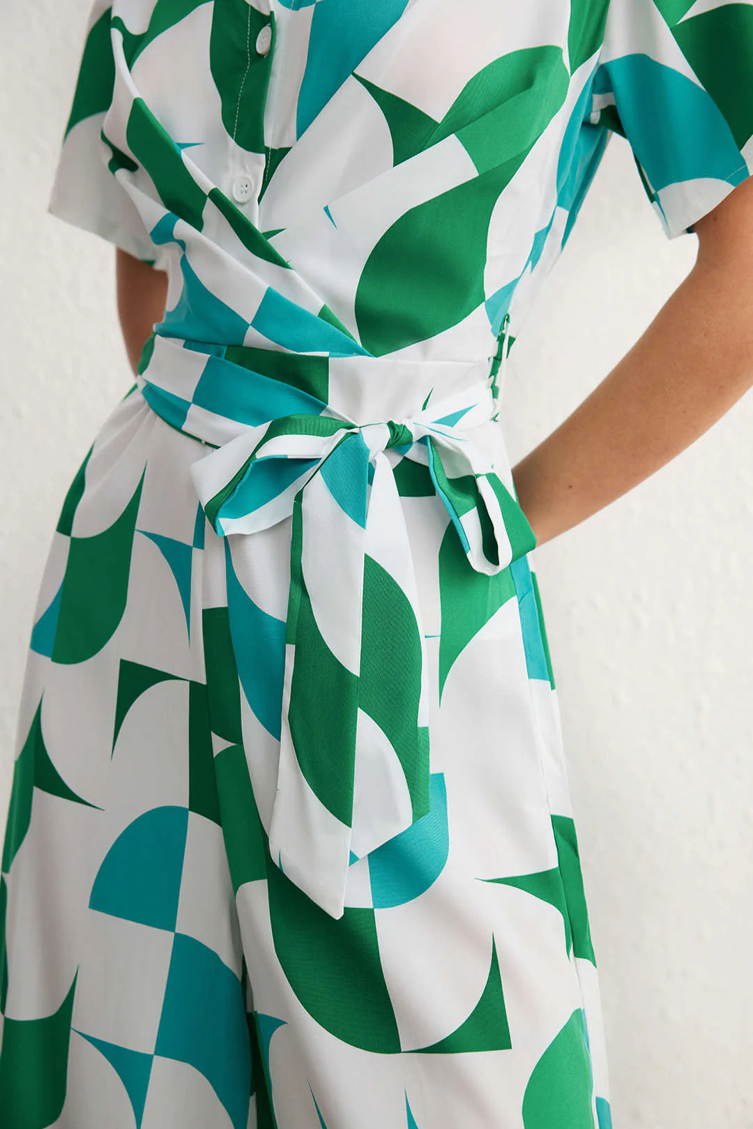 Contrast Geometric Print Lapel Tie-Up Short Sleeve Jumpsuit - Image 3