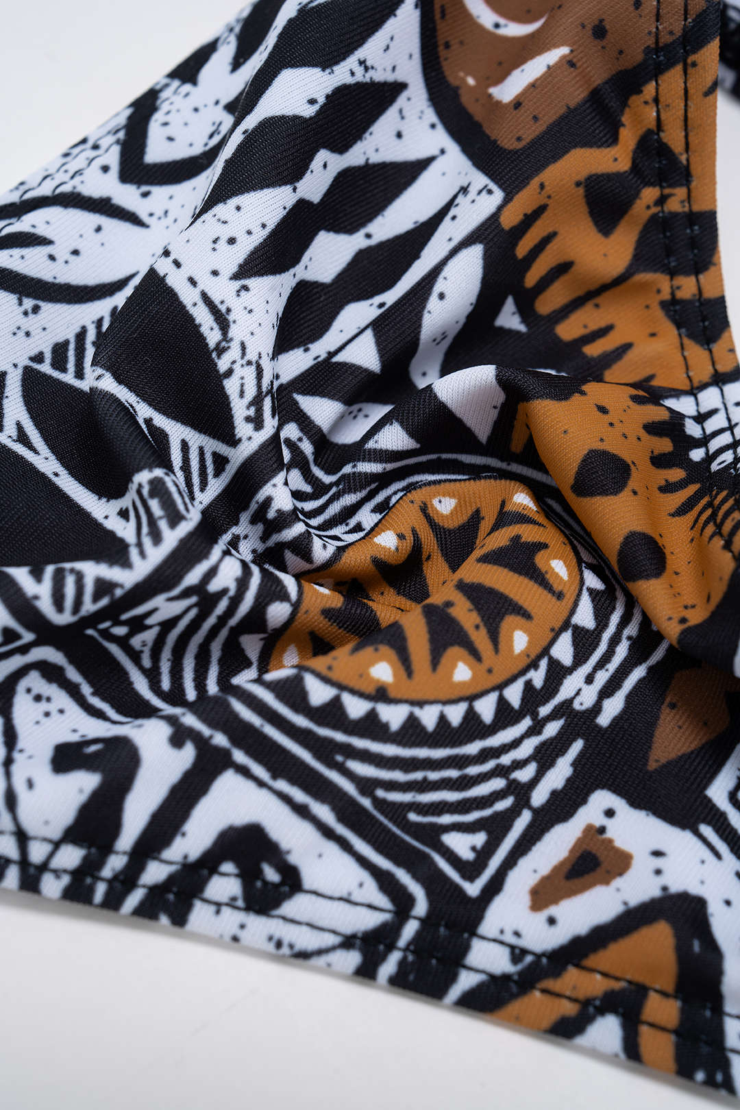 Artistic Print Halter Neck Tie-Up Backless Bikini Set - Image 3